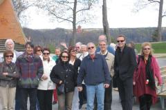 Gruppe-ved-scenen